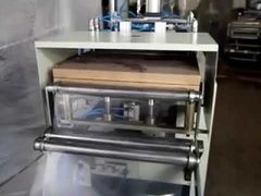 Machine de thermoformage automatique du plastique