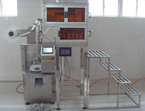 Machine de remplissage en nylon de sachet à thé de triangle 2.2KW 0.04-0.06 millimètre d'épaisseur de film